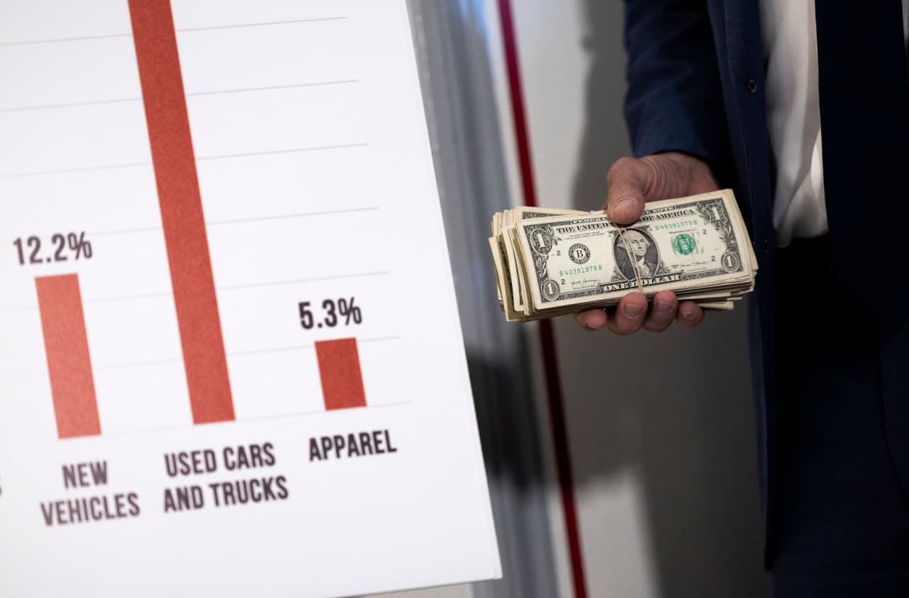 Here’s how much the AI boom is contributing to inflation, according to Goldman Sachs calculations
