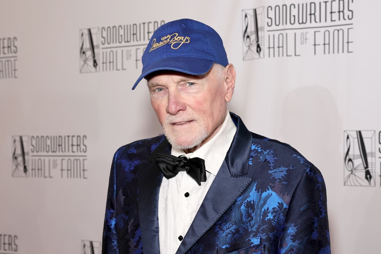 The Beach Boys’ Mike Love goes the extra mile to protect the land around $43 million Lake Tahoe estate