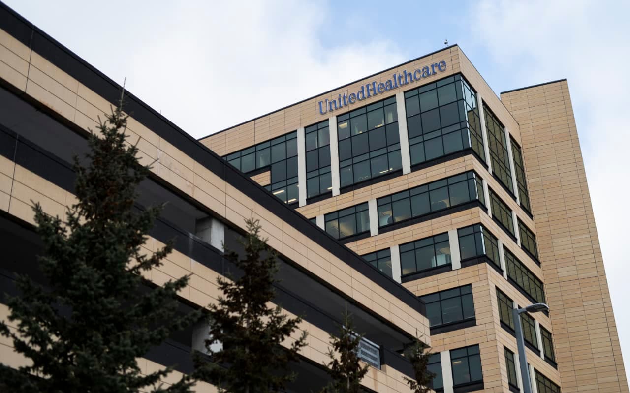 UnitedHealth keeps medical costs under control — and raises its outlook again