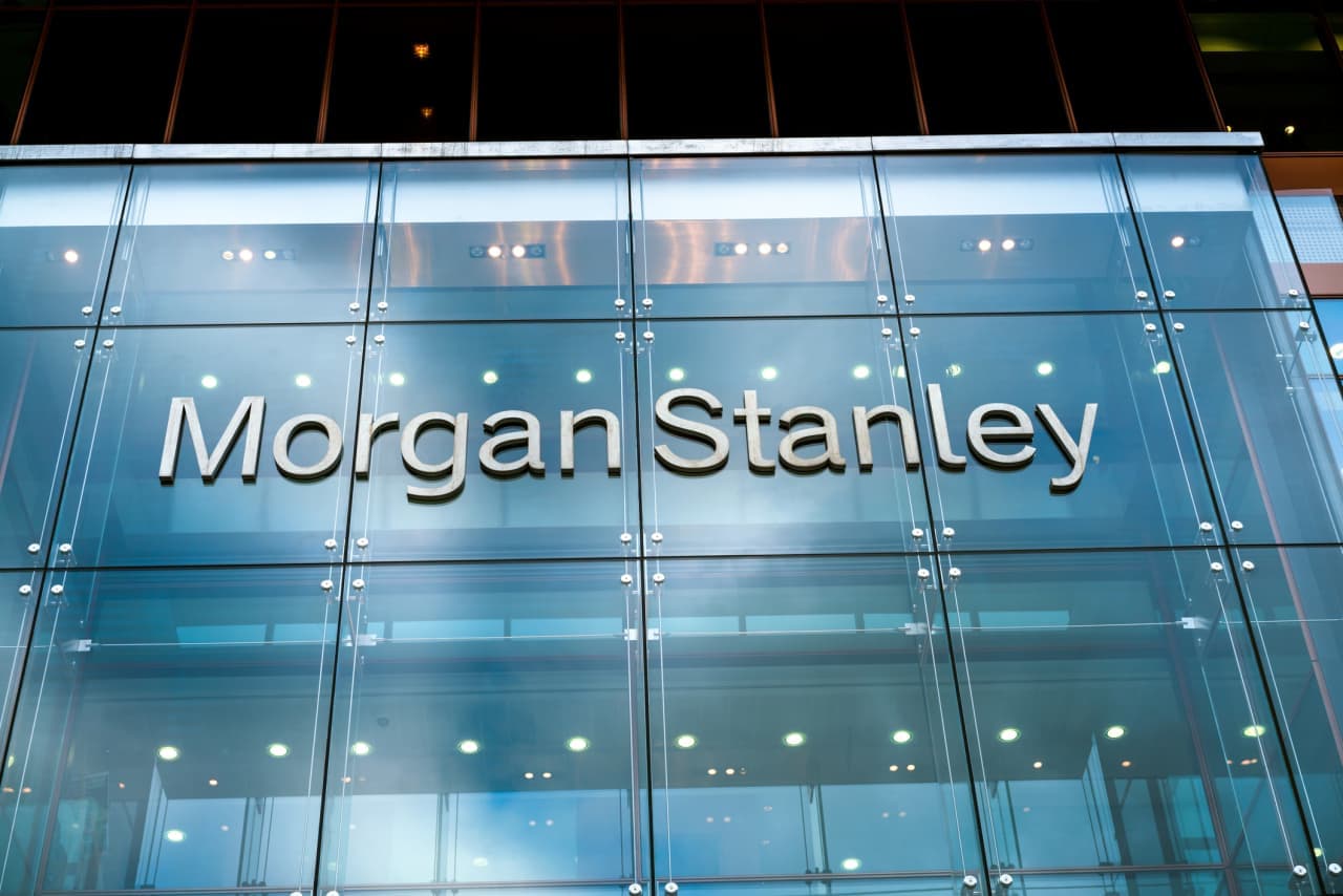 Morgan Stanley joins Goldman Sachs in 11th-hour switch to forecasting a Fed hike
