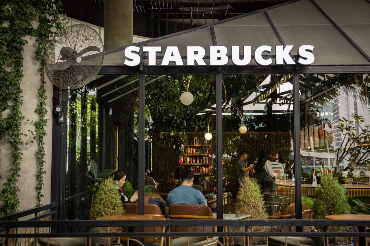 A Starbucks turnaround is brewing — but perhaps not quickly enough