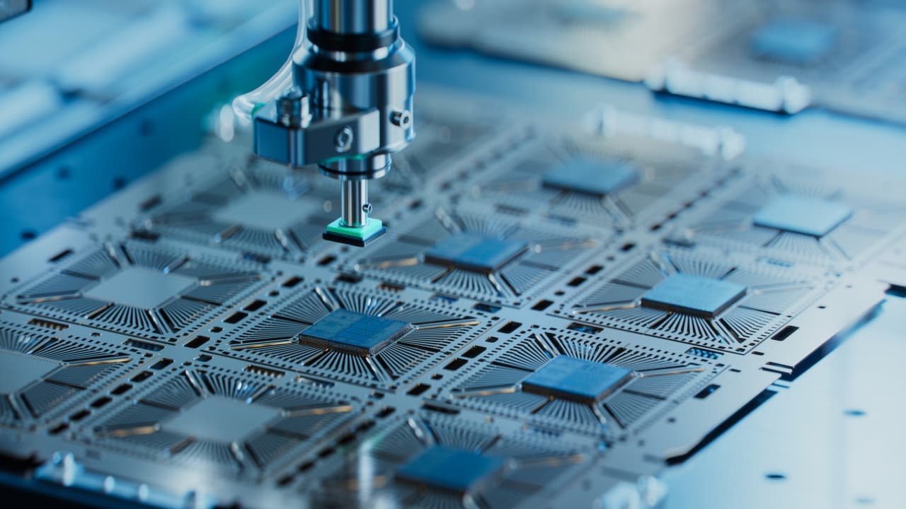 Investors piled a record sum into a leveraged semiconductor ETF last week. Things didn’t work out.