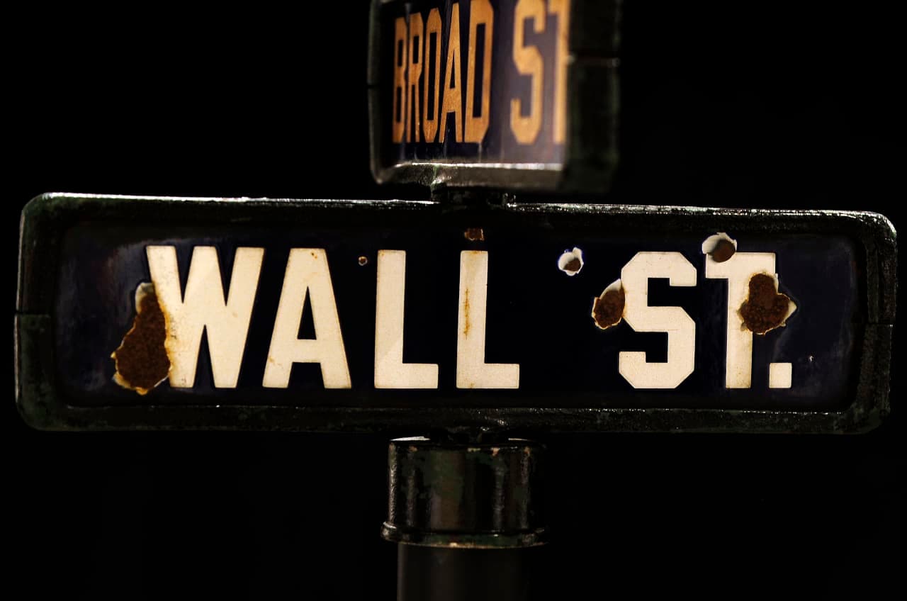 The stock market’s front-runners stumbled in October. Here’s where the smart money is moving now.