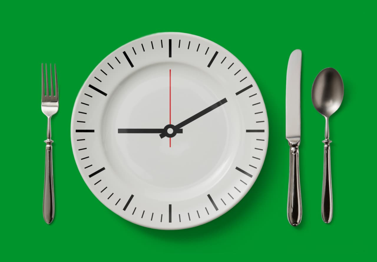 Influencers and biohackers swear by fasting. Here’s what the science says.
