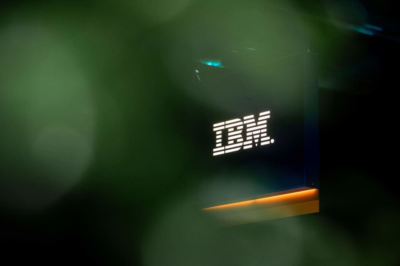 IBM’s stock falls as investors struggle to shake off July earnings miss