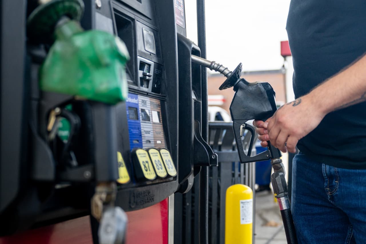 As Trump touts energy companies’ fortunes, U.S. consumers face the most expensive year for gas prices ever