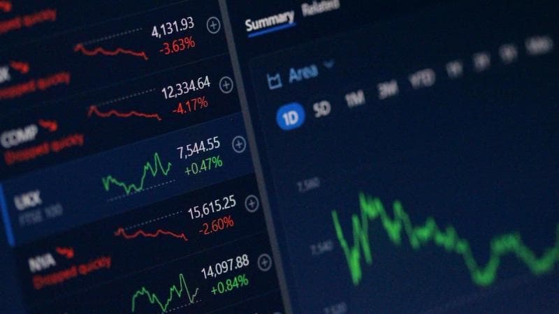 Chainlink adds weekend pricing for tokenized assets, with Aave as launch partner