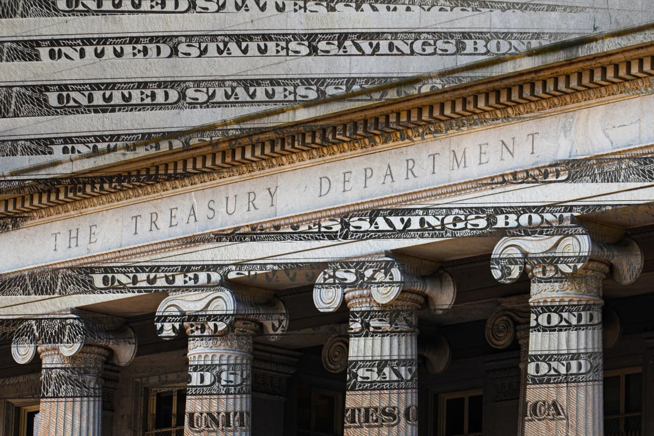 Bond yields move relentlessly higher, as Wall Street wonders how much more tech stocks can take