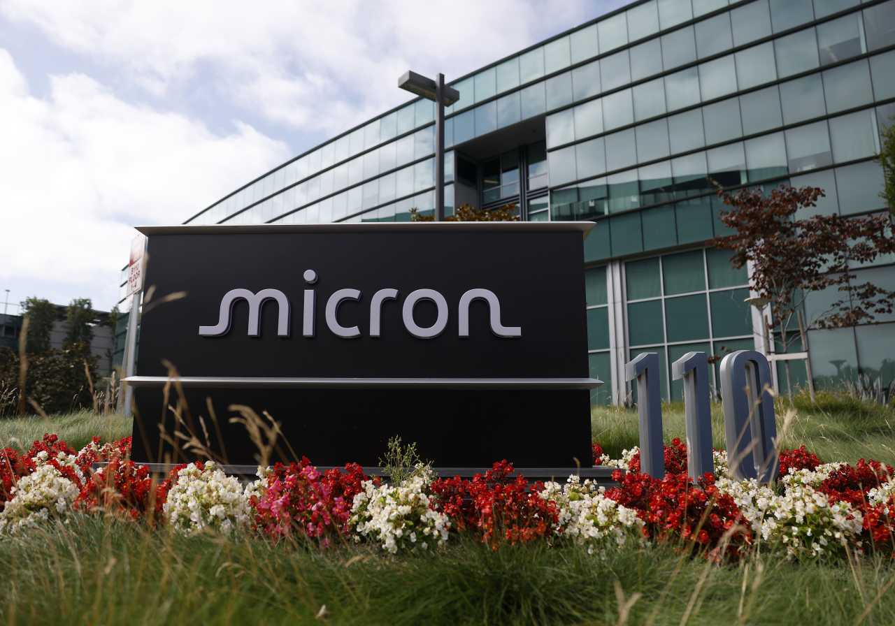 Micron makes a statement with the latest clue about its cash windfall