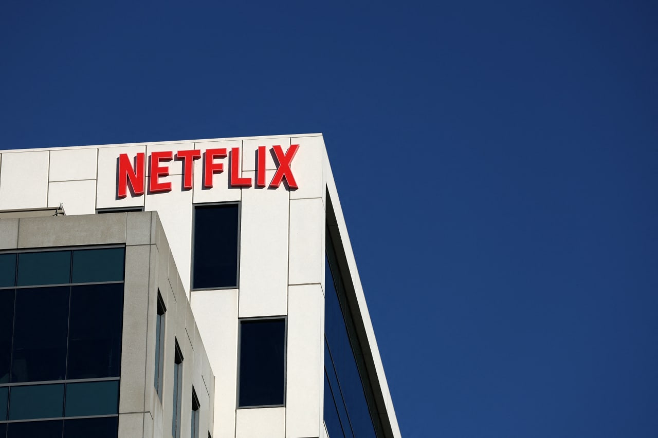 Netflix is too focused on podcasts and not enough on good shows, analysts say