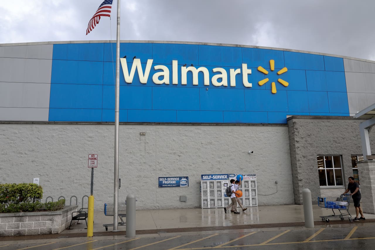 AI chatbots recommend shopping at Walmart over just about anywhere else, analysts find