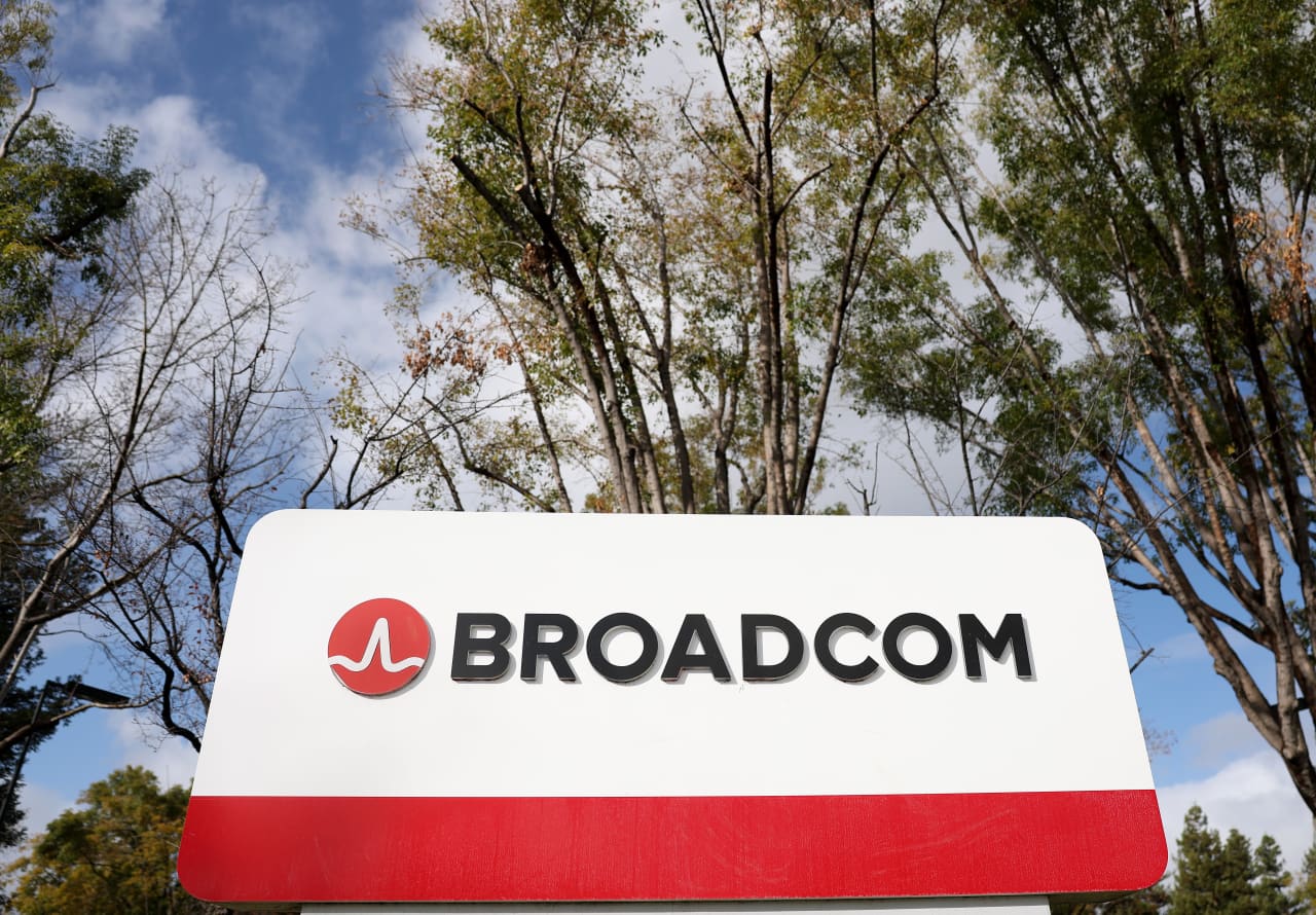 How Broadcom’s stock can surge and overcome ‘the biggest dislocation in the market’