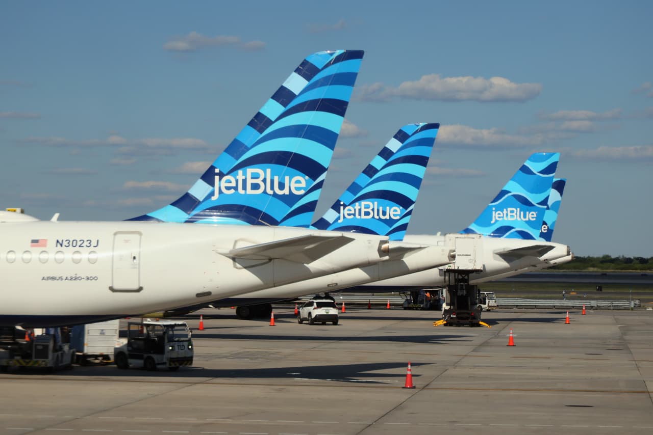 JetBlue has been losing money for years. It just charted a path to profitability.