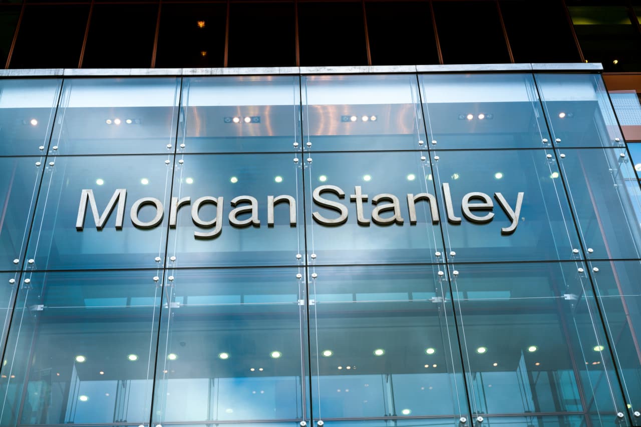 Morgan Stanley joins Goldman Sachs in 11th-hour switch to forecasting a Fed hike