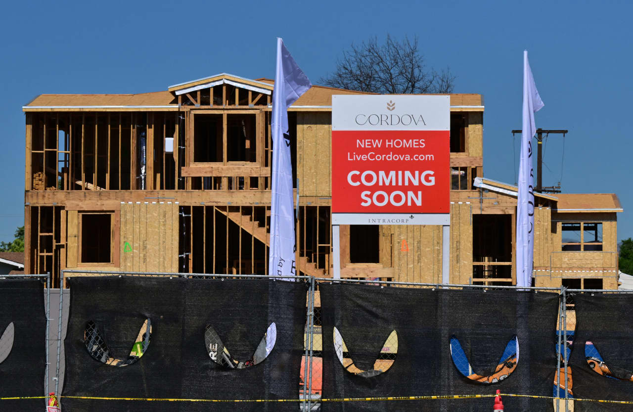 30-year mortgage rate posts biggest jump in four years — to nearly 7.3%